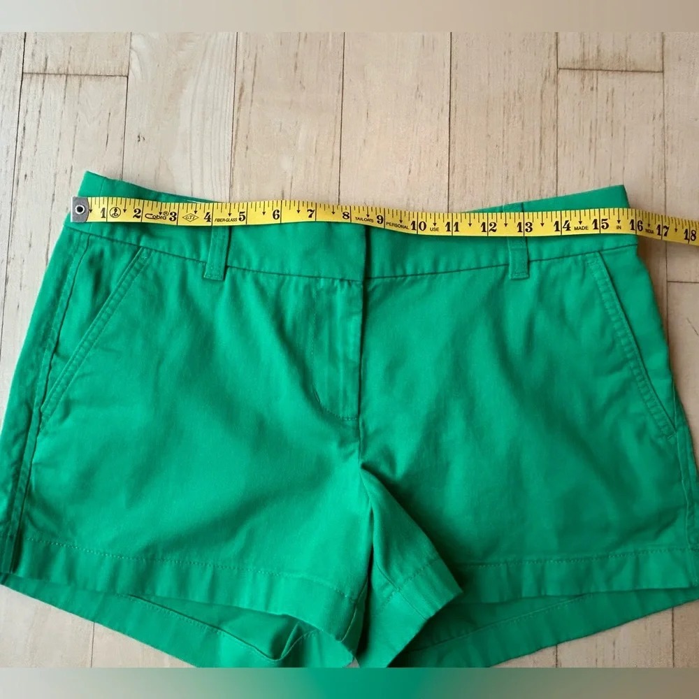 J. Crew Women’s Classic Chino 3.5” Inseam 100% Cotton Modern Clover Size 6